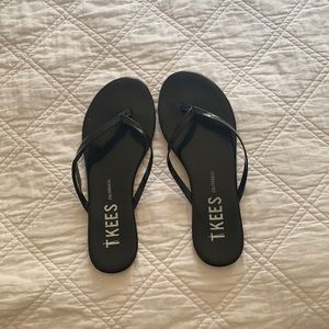 Tkees Flip flops